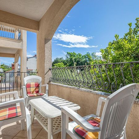House Laura 200M From The Beach And The Center Apartment Пореч Екстериор снимка