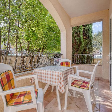 House Laura 200M From The Beach And The Center Apartment Пореч Екстериор снимка