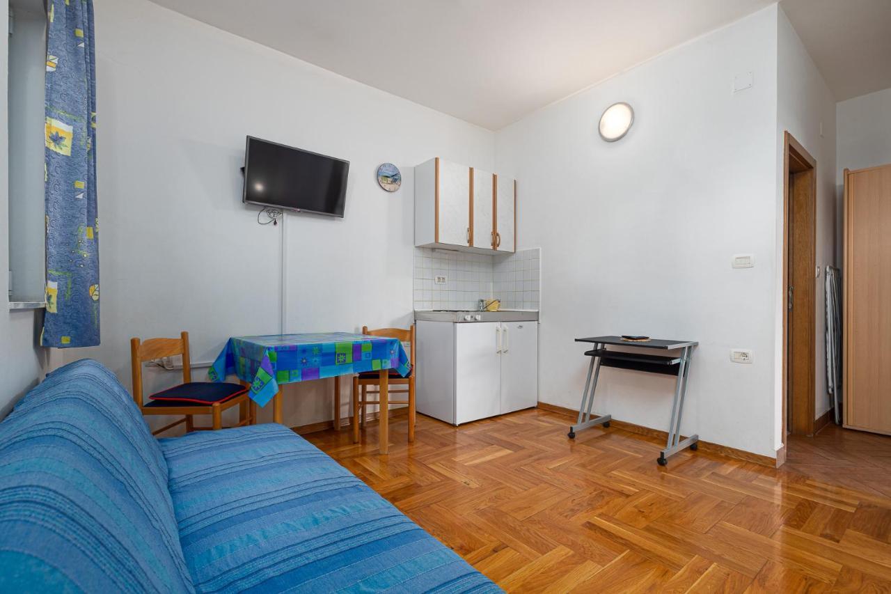 House Laura 200M From The Beach And The Center Apartment Пореч Екстериор снимка