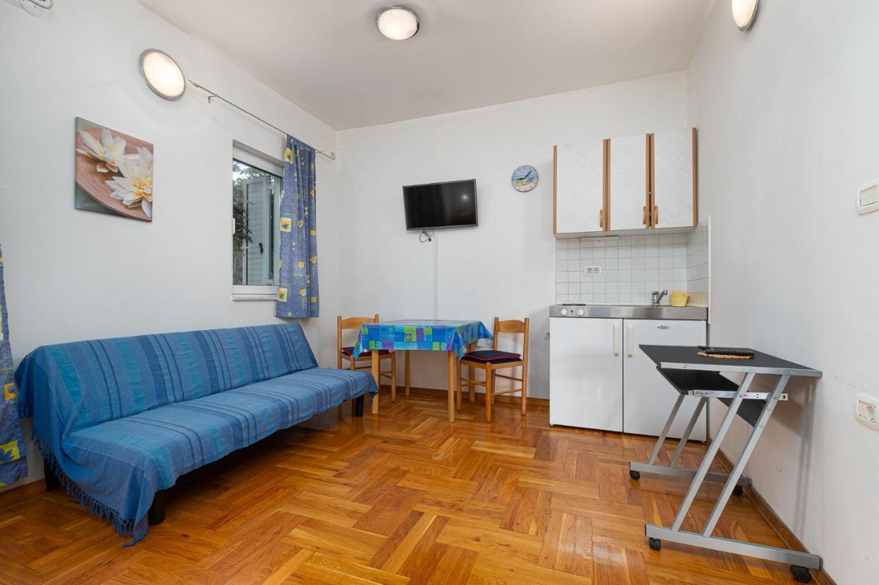 House Laura 200M From The Beach And The Center Apartment Пореч Екстериор снимка